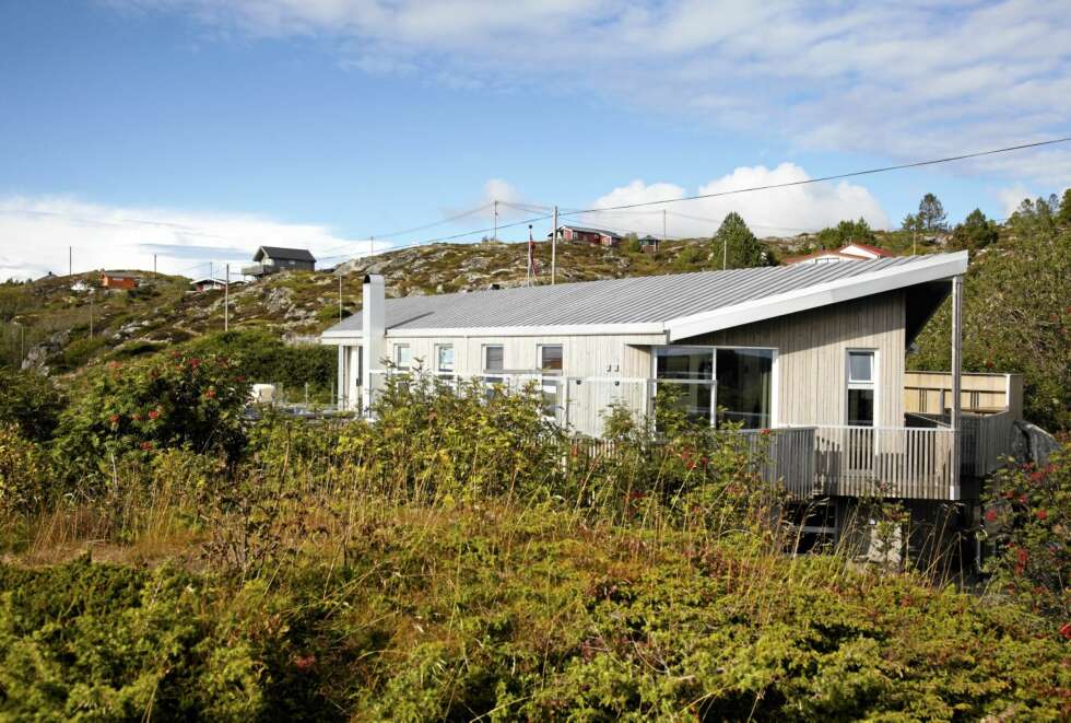 BRYTER MED TRADISJONENE: Familien Ørndalen brøt med de tradisjonelle, lokale byggeskikkene da de bygde den originake hytta med vinduer mot vest. BRYTER MED TRADISJONENE: Familien Ørndalen brøt med de tradisjonelle, lokale byggeskikkene da de bygde den originake hytta med vinduer mot vest.