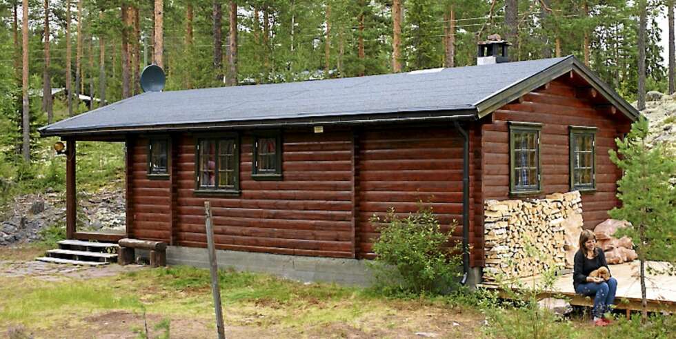 FØR: En enkel Sandehyttemodell i maskinlaft på 42 kvadratmeter, bygget i 1975. FØR: En enkel Sandehyttemodell i maskinlaft på 42 kvadratmeter, bygget i 1975.