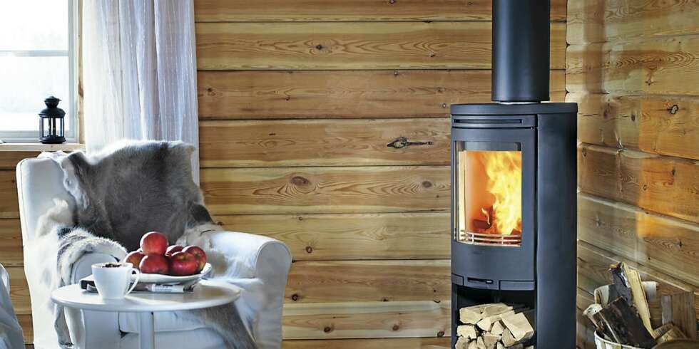 PREMIEN: Denne peisovnen, Contura 510 fra Varmefag var premien i Svar & Vinn i Hytteliv nr.11. Vi kommer tilbake med nye konkurranser og flotte premier. PREMIEN: Denne peisovnen, Contura 510 fra Varmefag var premien i Svar & Vinn i Hytteliv nr.11. Vi kommer tilbake med nye konkurranser og flotte premier.