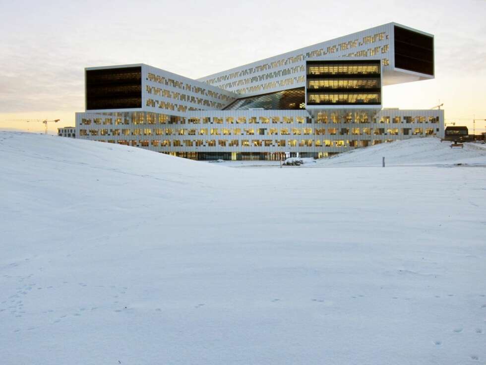 SÆREGENT: Bygget består av fem kropper som er lagt oppe på hverandre, og utformingen har hentet inspirasjon fra oljeindustriens egne konstruksjonsformer. SÆREGENT: Bygget består av fem kropper som er lagt oppe på hverandre, og utformingen har hentet inspirasjon fra oljeindustriens egne konstruksjonsformer.