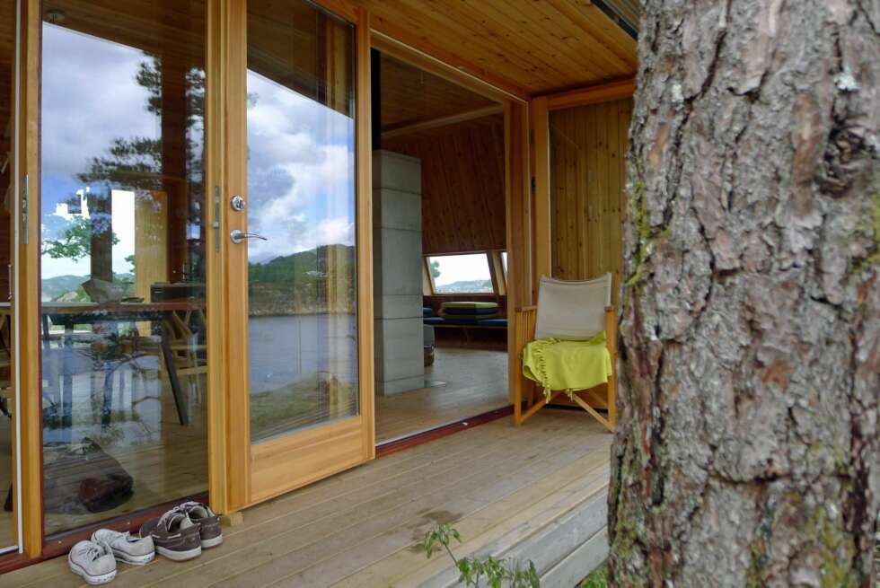 TETT PÅ NATUREN: Det er et tett samspill mellom hytta og naturen. TETT PÅ NATUREN: Det er et tett samspill mellom hytta og naturen.