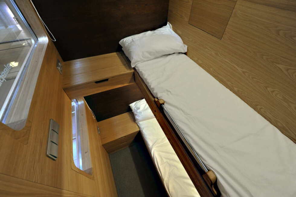 SMÅTT OG GODT: Det er ikke allerden man har plass til på 4m2, men trenger man egentlig så mye mer enn en seng når man er trøtt? SMÅTT OG GODT: Det er ikke allerden man har plass til på 4m2, men trenger man egentlig så mye mer enn en seng når man er trøtt?