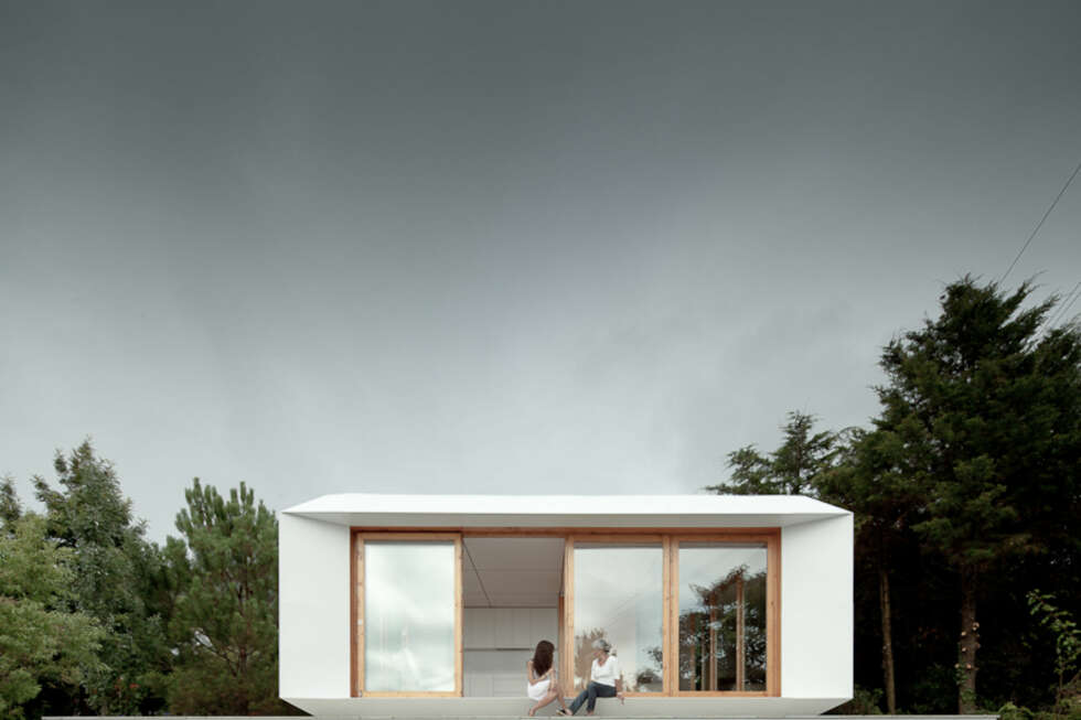 INSPIRERT AV JAPANSK DESIGN: Arkitektene forklarer at de lot seg inspirere av tradisjonelle japanske hjem da de utformet Mima House. INSPIRERT AV JAPANSK DESIGN: Arkitektene forklarer at de lot seg inspirere av tradisjonelle japanske hjem da de utformet Mima House.
