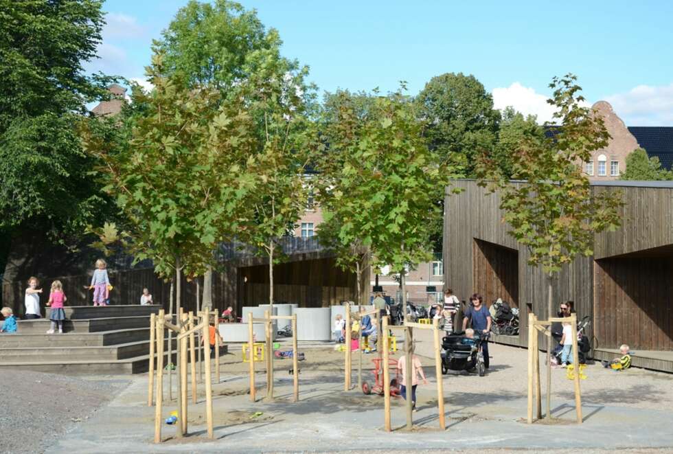 UTE OG INNE: Det er arkitektene hos Reiulf Ramstad Architects som står bak både bygget og utendørsområdene ved Fagerborg Barnehage. UTE OG INNE: Det er arkitektene hos Reiulf Ramstad Architects som står bak både bygget og utendørsområdene ved Fagerborg Barnehage.
