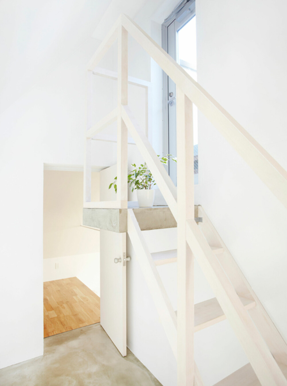 SMARTE GREP: Når det ikke var plass til to ulike hus på tomten, fant arkitekten en måte to familier kunne dele hus på. SMARTE GREP: Når det ikke var plass til to ulike hus på tomten, fant arkitekten en måte to familier kunne dele hus på.