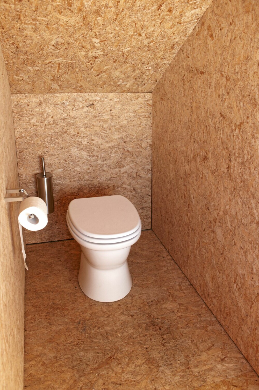 RØFFE MATERIALER: Alle rom og soner i huset har en tøff materialbruk. RØFFE MATERIALER: Alle rom og soner i huset har en tøff materialbruk.