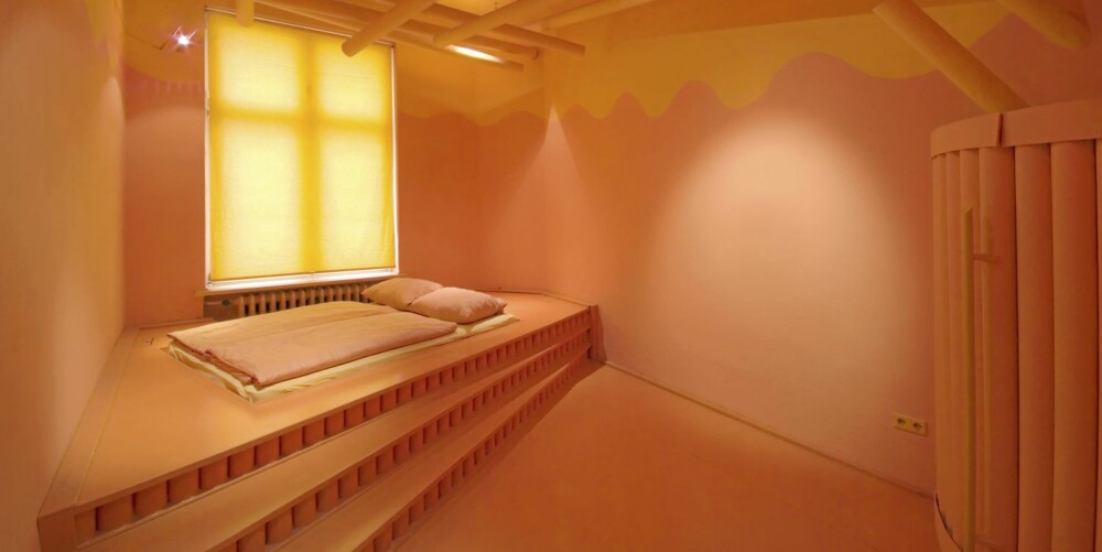 Orange room: Bare oransje farger og minimalistiske former skal sørge for avslapning. Pris 99 euro Orange room: Bare oransje farger og minimalistiske former skal sørge for avslapning. Pris 99 euro