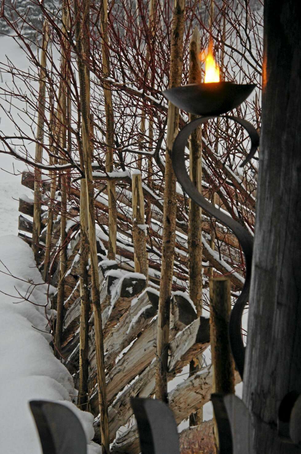 ELDGAMMEL OPPSKRIFT: Den nye skigarden er satt opp etter alle kunstens regler av Brødrene Formo i Vågå. ELDGAMMEL OPPSKRIFT: Den nye skigarden er satt opp etter alle kunstens regler av Brødrene Formo i Vågå.