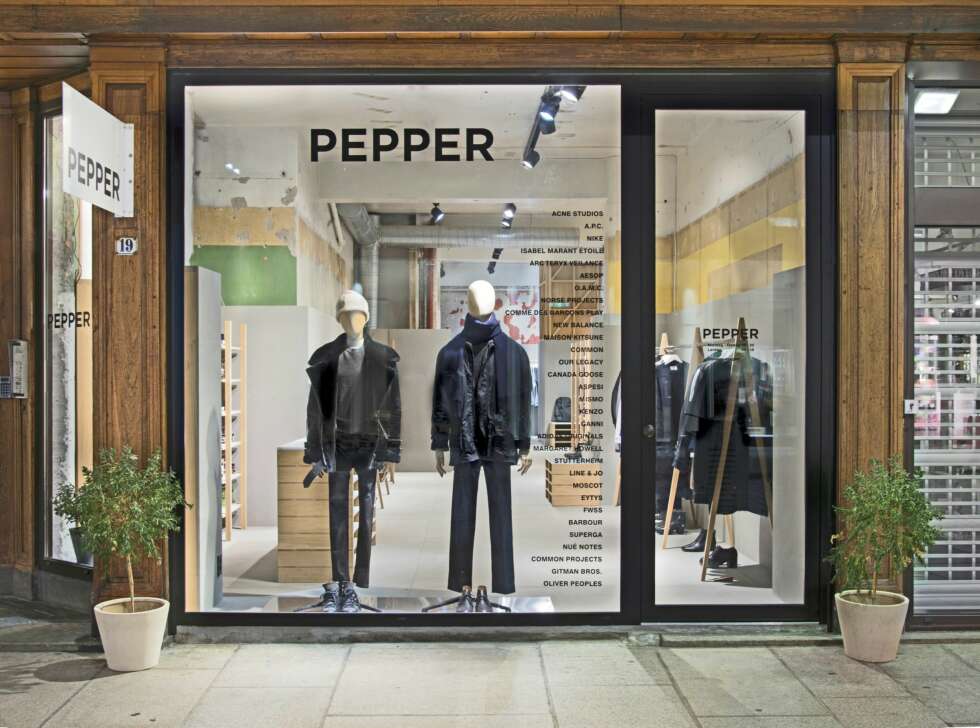 MERKEVARE: Sivilarkitekt Arild Eriksen i Eriksen Skajaa Arkitekter har vært prosjektleder for Pepper, og mener interiør fremfor innredning er trendene i butikkdesign. MERKEVARE: Sivilarkitekt Arild Eriksen i Eriksen Skajaa Arkitekter har vært prosjektleder for Pepper, og mener interiør fremfor innredning er trendene i butikkdesign.
