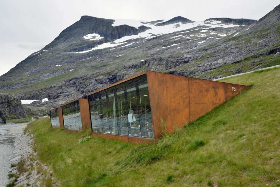 Detaljer av bygningene på Trollstigplatået. Arkitekt: Reiulf Ramstad Arkitekter as. Landskapsarkitekt: Multiconsult. Detaljer av bygningene på Trollstigplatået. Arkitekt: Reiulf Ramstad Arkitekter as. Landskapsarkitekt: Multiconsult.