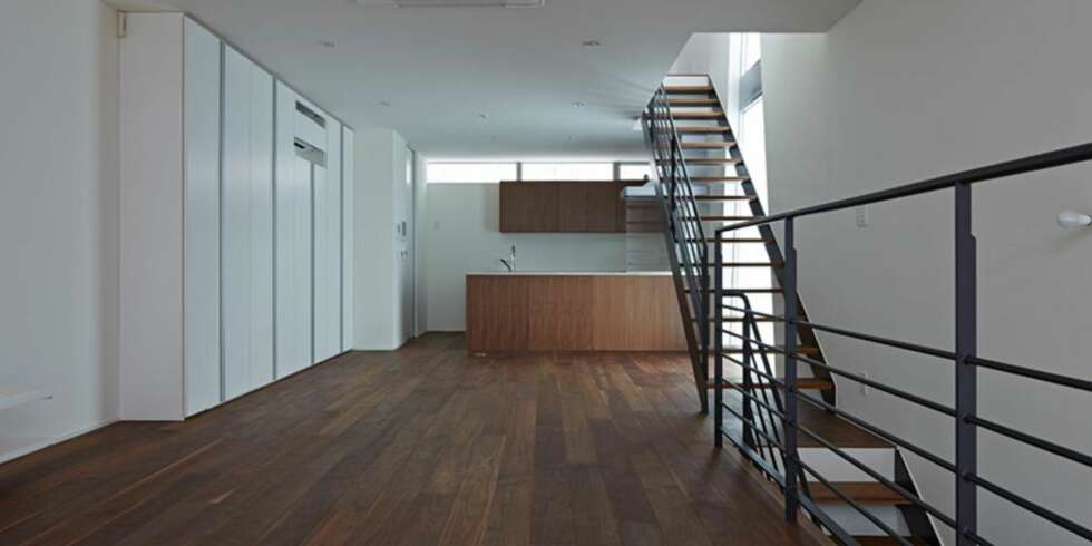 PÅ HODET: House of Tatemachi i Japan ble snudd på hodet for å fungere bedre. FOTO: Koichi Torimura/Masao Yahagi Architects PÅ HODET: House of Tatemachi i Japan ble snudd på hodet for å fungere bedre. FOTO: Koichi Torimura/Masao Yahagi Architects