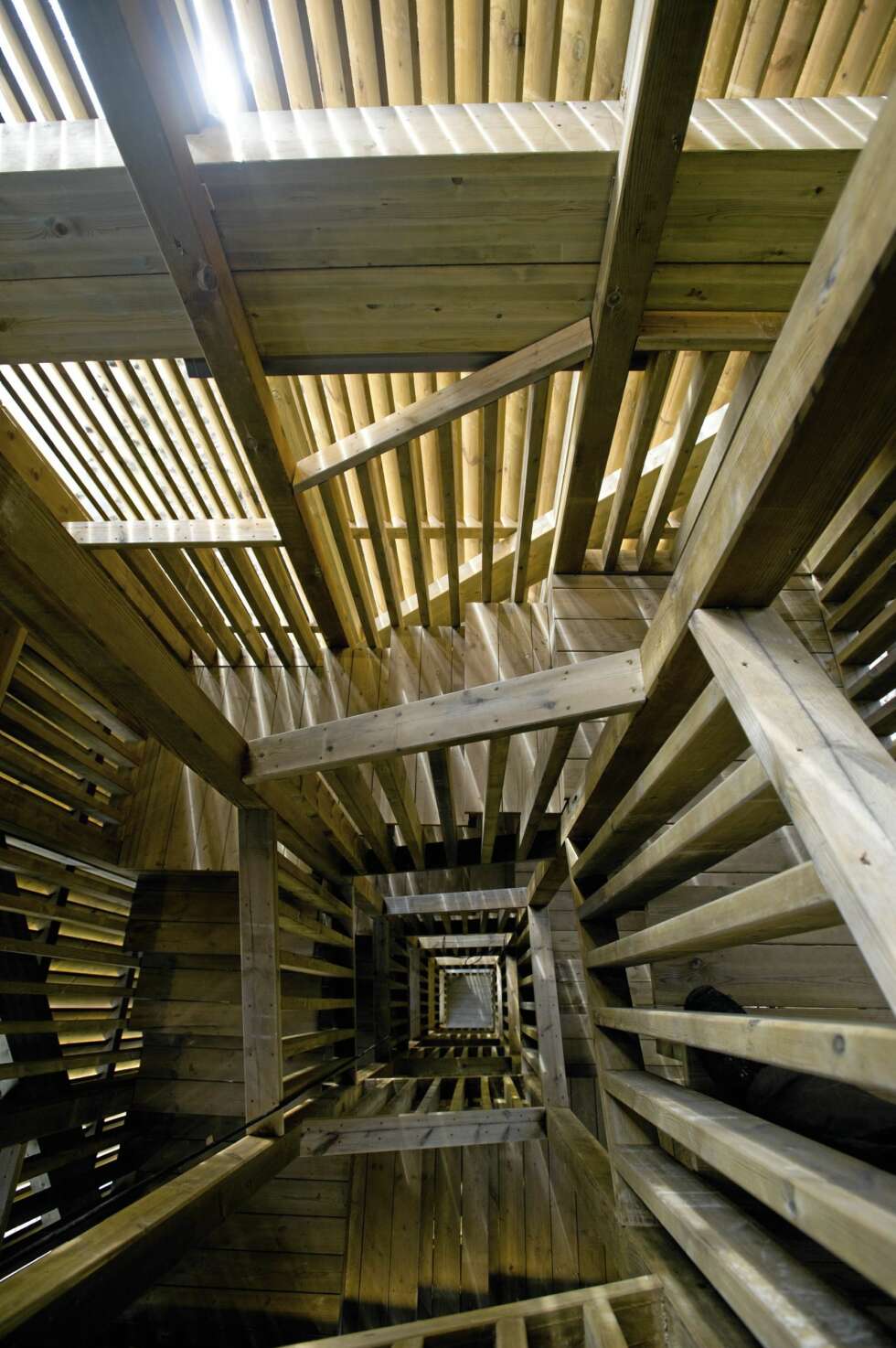 TRAPP I SÆRKLASSE: Den innvendige tretrappen er også et syn. TRAPP I SÆRKLASSE: Den innvendige tretrappen er også et syn.