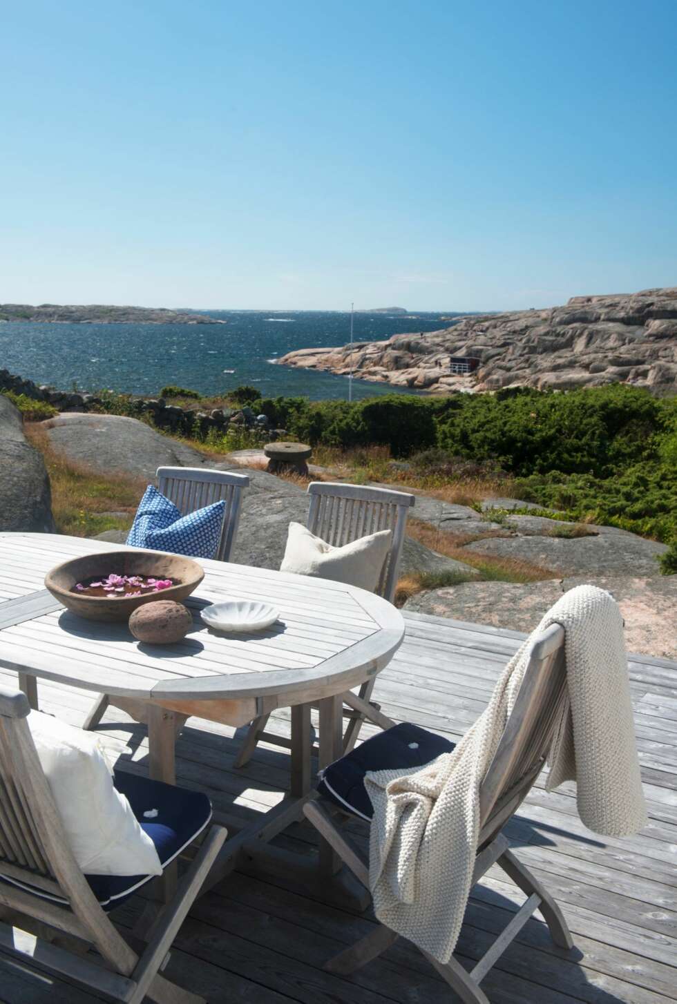 ORKESTERPLASS: Terrassen mot syd har orkesterplass til Skagerak. ORKESTERPLASS: Terrassen mot syd har orkesterplass til Skagerak.