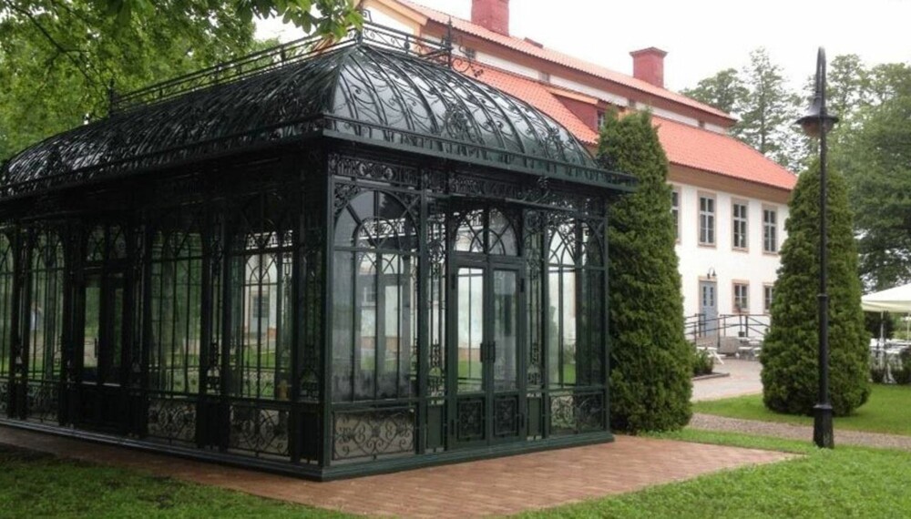 EKSKLUSIVT: Victoria-huset fra Bosson koster 700.000 kroner. Det kan bestilles med vinduer og brukes som drivhus, eller ha andre funksjoner. Hvert hus spesiallages. EKSKLUSIVT: Victoria-huset fra Bosson koster 700.000 kroner. Det kan bestilles med vinduer og brukes som drivhus, eller ha andre funksjoner. Hvert hus spesiallages.