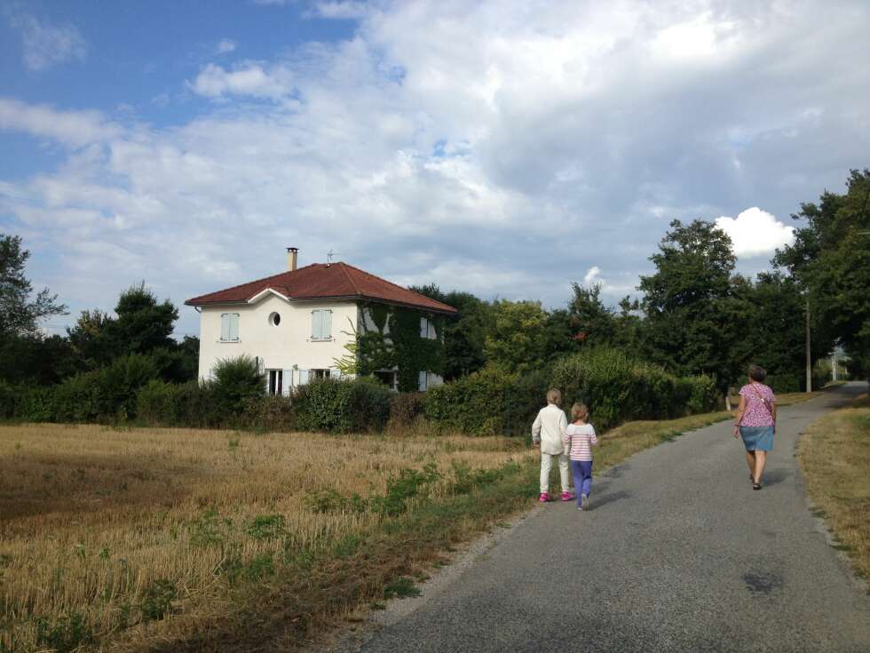 BOLIGBYTTE: Denne nydelige, franske villaen er ett av mange flotte hus som du kan bytte til deg i ferien. Kriteriet er at du låner bort din egen bolig til familien som eier huset. BOLIGBYTTE: Denne nydelige, franske villaen er ett av mange flotte hus som du kan bytte til deg i ferien. Kriteriet er at du låner bort din egen bolig til familien som eier huset.