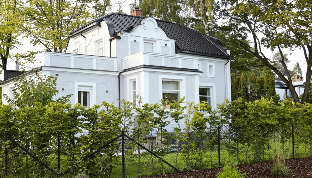 VILLA I JUGENDSTIL: Villa Skovly på Blommenholmen ble bygget i 1910. Boligen er oppført på Bærum kommunes lister over verneverdige bygg. VILLA I JUGENDSTIL: Villa Skovly på Blommenholmen ble bygget i 1910. Boligen er oppført på Bærum kommunes lister over verneverdige bygg.
