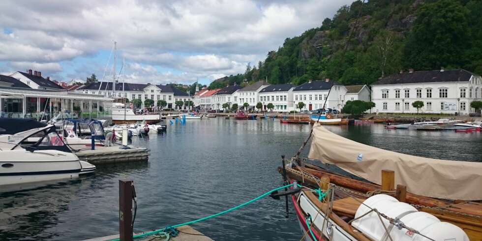 POPULÆRT: Risør er en av byene vi leter i når vi er på jakt etter sommerhytte. Beliggenhet, sjø, sol og båtplass er viktig for oss, men vi er mer opptatt av hyttas standard enn tidligere. Dessuten vil vi gjerne slippe en altfor lang reisevei. POPULÆRT: Risør er en av byene vi leter i når vi er på jakt etter sommerhytte. Beliggenhet, sjø, sol og båtplass er viktig for oss, men vi er mer opptatt av hyttas standard enn tidligere. Dessuten vil vi gjerne slippe en altfor lang reisevei.
