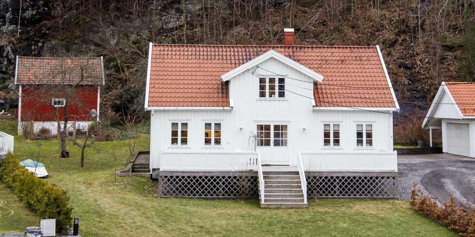 PERSONLIG STIL: Tonje er stadig på jakt etter gamle skatter til sitt ekte sørlandshus. Hun blander litt nytt og mange naturelementer, og skaper sin egen personlige stil i huset der ektemannens farmor bodde og levde. PERSONLIG STIL: Tonje er stadig på jakt etter gamle skatter til sitt ekte sørlandshus. Hun blander litt nytt og mange naturelementer, og skaper sin egen personlige stil i huset der ektemannens farmor bodde og levde.