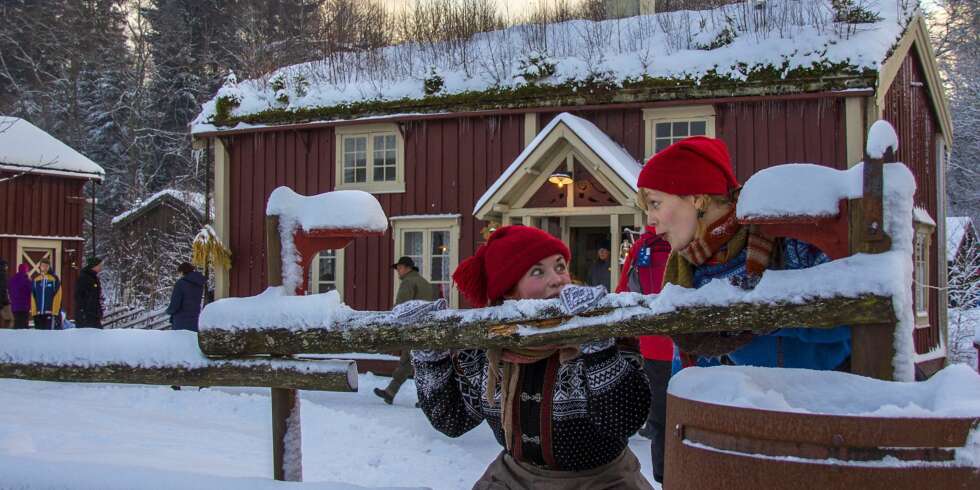 JULEMARKED I NORGE: Under Jul igjen våkner museumshusene på Stiklestad til liv og jula forberedes i alle tun. JULEMARKED I NORGE: Under Jul igjen våkner museumshusene på Stiklestad til liv og jula forberedes i alle tun.