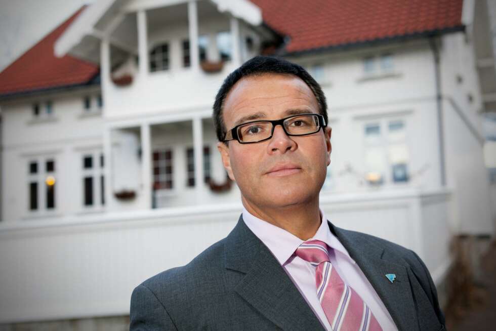 FÅ FLERE TILBUD: Thomas Bartholdsen i Forbrukerrådet råder folk til å innhente flere salgstilbud fra eiendomsmeglere. FÅ FLERE TILBUD: Thomas Bartholdsen i Forbrukerrådet råder folk til å innhente flere salgstilbud fra eiendomsmeglere.