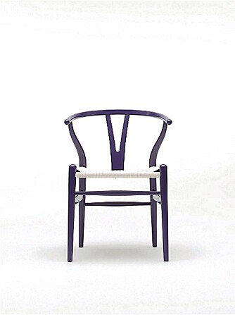 PREMIEN: Den klassiske Y-stolen designet av Hans Wegner, får man i flere farger. Du kan velge hvilken om du vinner. PREMIEN: Den klassiske Y-stolen designet av Hans Wegner, får man i flere farger. Du kan velge hvilken om du vinner.