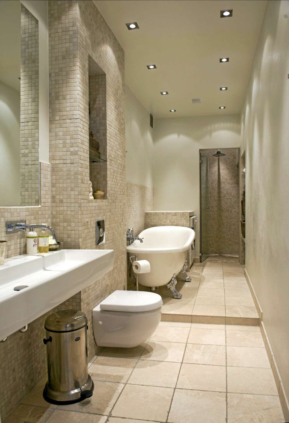 ETTER FORVANDLINGEN: Det er ikke lett å kjenne igjen badet hvis man sammenligner med hvordan det var. Dette oser spa og velvære. ETTER FORVANDLINGEN: Det er ikke lett å kjenne igjen badet hvis man sammenligner med hvordan det var. Dette oser spa og velvære.