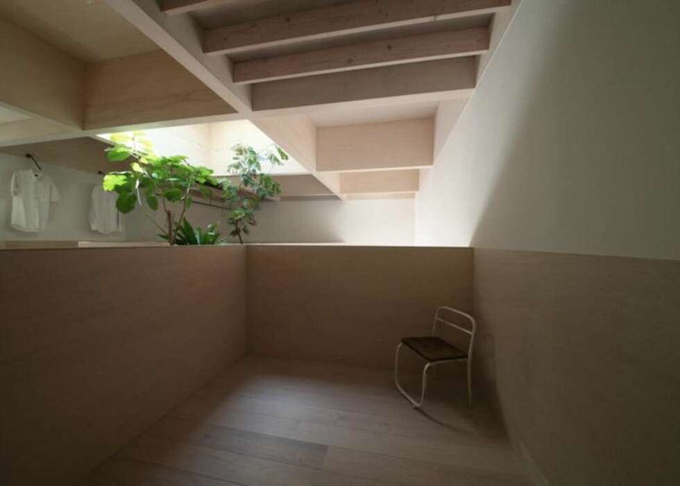 FLYTTBARE: De halvhøye veggene i boligen kan flyttes rundt på ved behov. FOTO: Katsutoshi Sasaki + Associates FLYTTBARE: De halvhøye veggene i boligen kan flyttes rundt på ved behov. FOTO: Katsutoshi Sasaki + Associates
