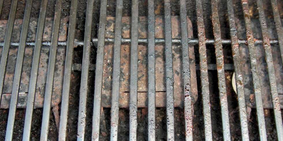 PASS PÅ: Du får mye igjen for å rengjøre, og smøre inn, grillen jevnlig. PASS PÅ: Du får mye igjen for å rengjøre, og smøre inn, grillen jevnlig.