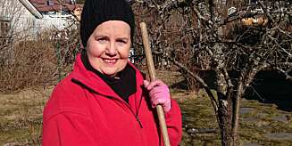 HAGEEIER: Eva von-Eckhardt bruker store deler av året i hagen sin i Solvang kolonihager. HAGEEIER: Eva von-Eckhardt bruker store deler av året i hagen sin i Solvang kolonihager.
