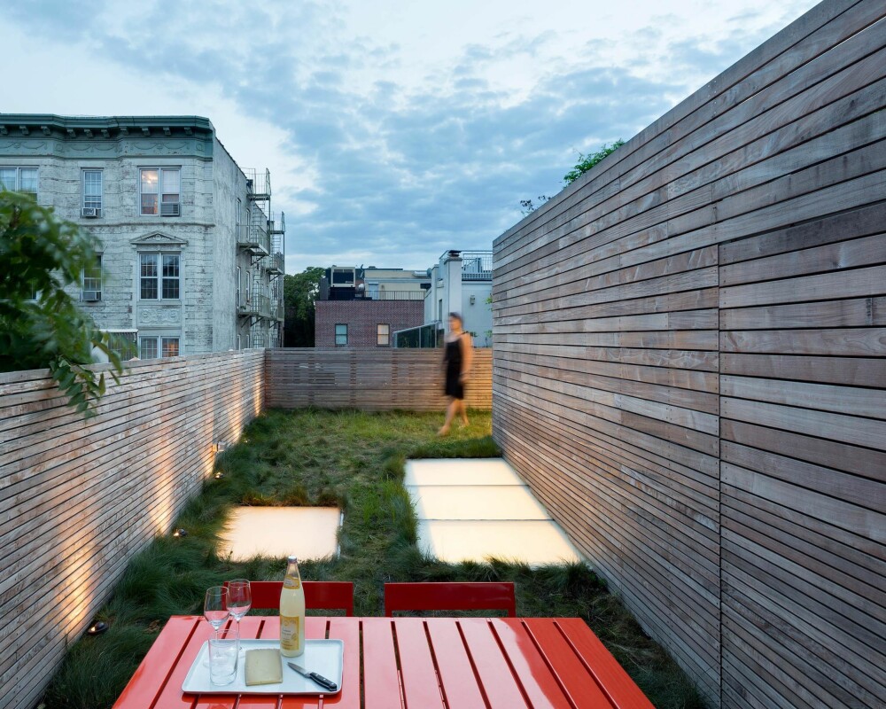 BLOMSTERENG: Denne familien ville at takterrassen skulle føles som en blomstereng. FOTO: Lubrano Ciavarra Architects/Chris Cooper Photographer BLOMSTERENG: Denne familien ville at takterrassen skulle føles som en blomstereng. FOTO: Lubrano Ciavarra Architects/Chris Cooper Photographer