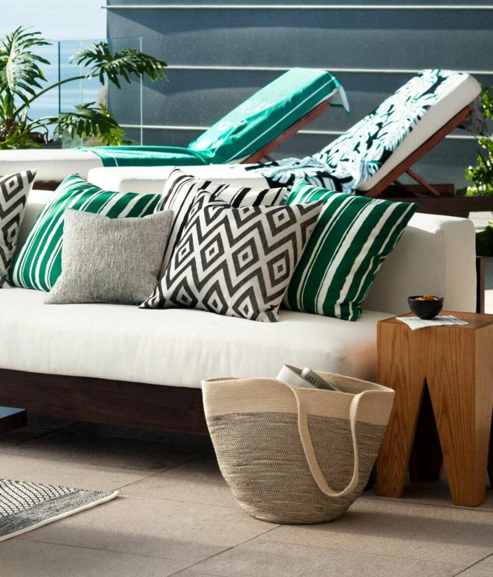 MØNSTER: Grafiske mønstre som striper og sikksakkmønster er fortsatt i vinden. FOTO: H&M Home. MØNSTER: Grafiske mønstre som striper og sikksakkmønster er fortsatt i vinden. FOTO: H&M Home.
