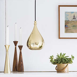 METALL: Dråpe-lampen er Kokaas sin favoritt denne høsten. FOTO/Produsent: Funkydory. METALL: Dråpe-lampen er Kokaas sin favoritt denne høsten. FOTO/Produsent: Funkydory.