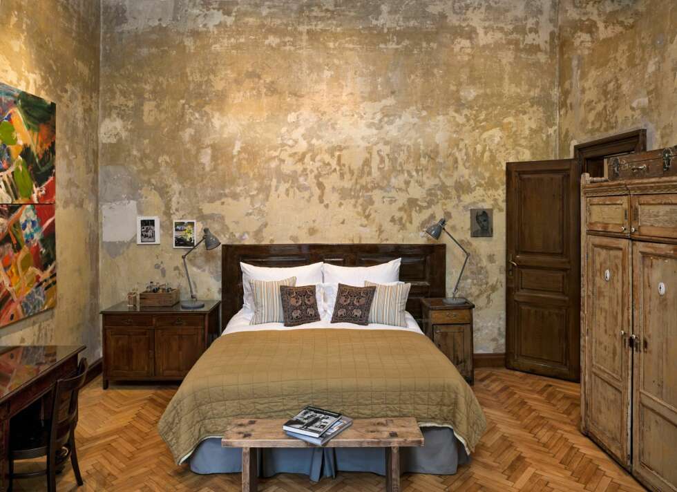 HOTELL PÅ SOVEROMMET: La deg inspirere av Hotel Brodys slitte vegger og eikegulv. HOTELL PÅ SOVEROMMET: La deg inspirere av Hotel Brodys slitte vegger og eikegulv.