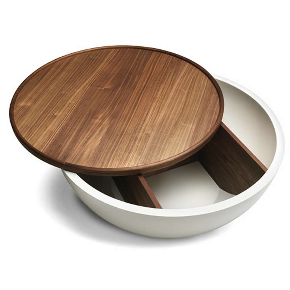 SMART: Sofabord fra Bolia med bordplate i eik som kan skyves til side. kr 8990. SMART: Sofabord fra Bolia med bordplate i eik som kan skyves til side. kr 8990.