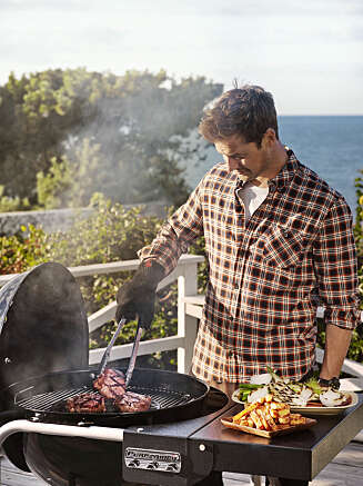 KULLGRILL: Start årets grillsesong med en god rengjøring av kullgrillen. KULLGRILL: Start årets grillsesong med en god rengjøring av kullgrillen.
