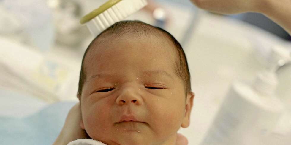 FONTANELLEN: Det er ikke farlig å komme nær det bløte partiet i babyens hode. FONTANELLEN: Det er ikke farlig å komme nær det bløte partiet i babyens hode.