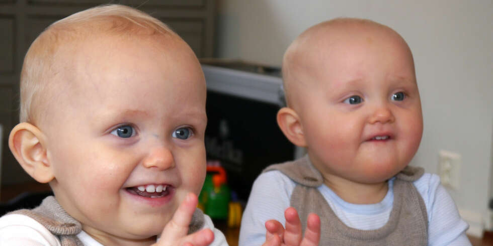 FOR LETTE: Lukas og Millian Bækkevold veide for lite da de ble født til å få forsikring. Det hjelper ikke at de har vært sunne og friske hele tida etterpå. FOR LETTE: Lukas og Millian Bækkevold veide for lite da de ble født til å få forsikring. Det hjelper ikke at de har vært sunne og friske hele tida etterpå.