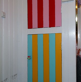 SKAP: Striper på skapene gjør dem ikke kjedelige. SKAP: Striper på skapene gjør dem ikke kjedelige.