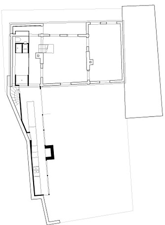 PLANTEGNINGEN: Tegningen viser hvordan det lange tilbygget er koblet på hovedhuset. PLANTEGNINGEN: Tegningen viser hvordan det lange tilbygget er koblet på hovedhuset.