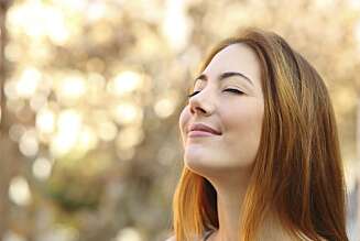 MINFULLNESS: Å begynne med mindfullness eller annen form for meditasjon skal være ekstra lurt hvis du vil være mer til stede i øyeblikket. MINFULLNESS: Å begynne med mindfullness eller annen form for meditasjon skal være ekstra lurt hvis du vil være mer til stede i øyeblikket.