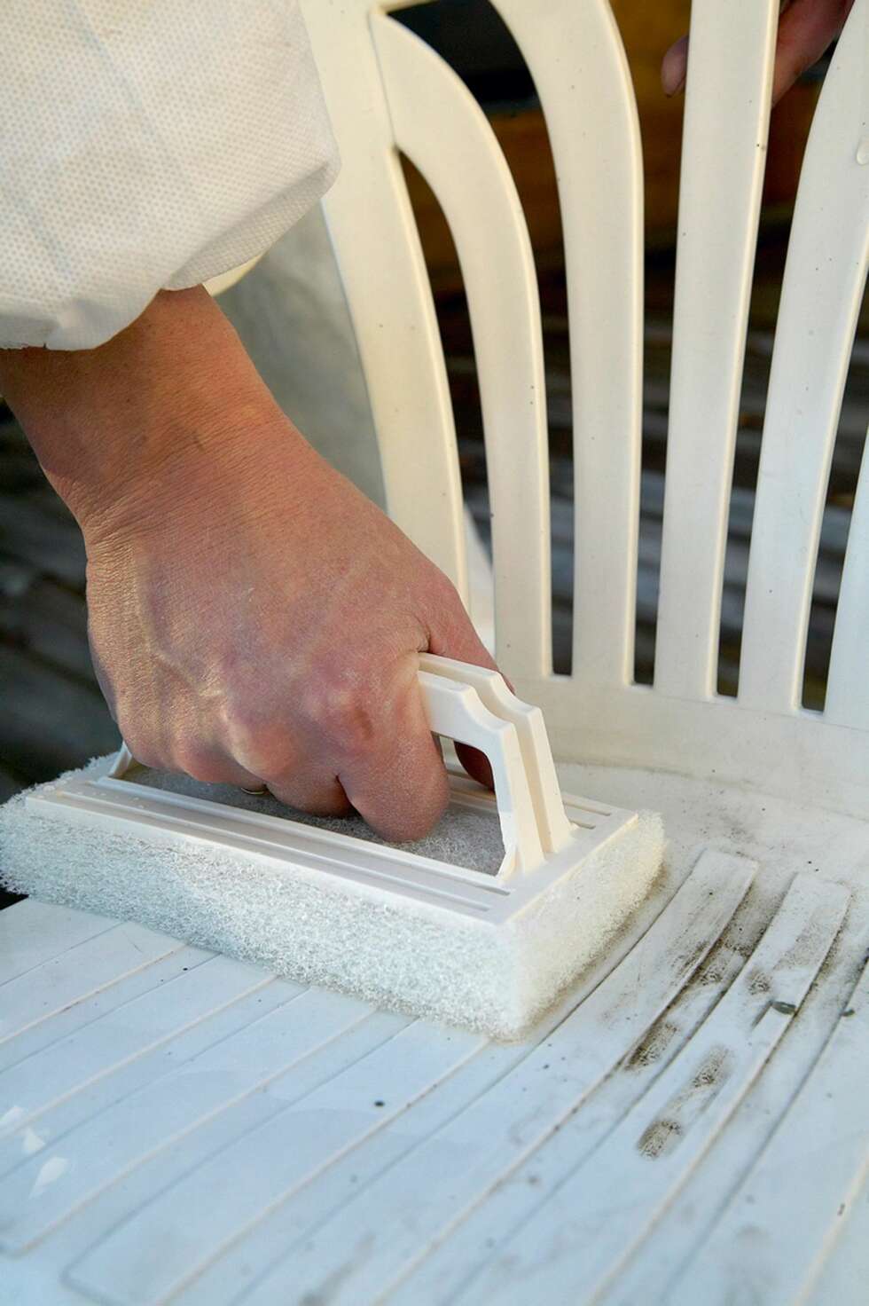 TIL PLASTSTOL: Det finnes ulike pads tilpasset ulike underlag. Til en plaststol er en fin pad godt egnet. TIL PLASTSTOL: Det finnes ulike pads tilpasset ulike underlag. Til en plaststol er en fin pad godt egnet.