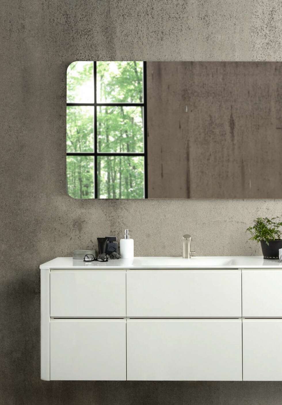 VEGGHENGT. Invitas nyeste serie Cool Corner har benkeplate i Corian med istøpt vask og avrundede hjørner. Pris kr 12 000 for dette servantskapet Trendline. Bordplatens pris inkl. vask varierer avhengig av hvilket materiale du velger, fra 10 000 til 20 000 kroner, Invita.dk. VEGGHENGT. Invitas nyeste serie Cool Corner har benkeplate i Corian med istøpt vask og avrundede hjørner. Pris kr 12 000 for dette servantskapet Trendline. Bordplatens pris inkl. vask varierer avhengig av hvilket materiale du velger, fra 10 000 til 20 000 kroner, Invita.dk.