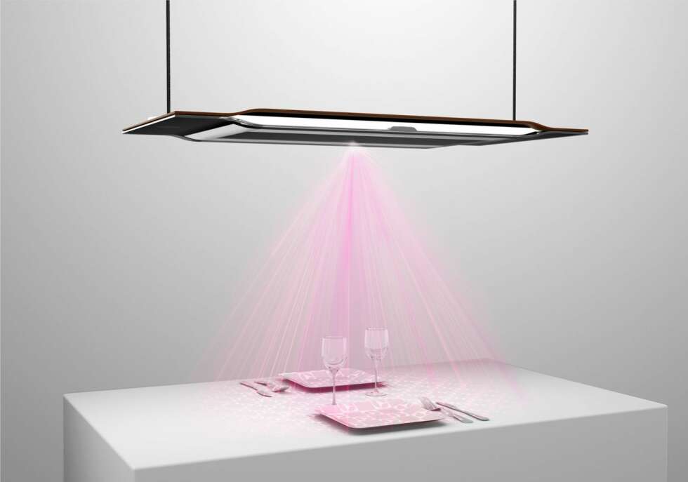 SKANNER MATEN: Konseptet Ice kan brukes både som en lampe med ulike fargeinnstillinger og som en kjøkkenassistent. Apparatet kan nemlig skanne råvarene du jobber med og foreslå hvordan du best bruker dem i maten. Prosjektet er ved spanske Julen Pejenaute. SKANNER MATEN: Konseptet Ice kan brukes både som en lampe med ulike fargeinnstillinger og som en kjøkkenassistent. Apparatet kan nemlig skanne råvarene du jobber med og foreslå hvordan du best bruker dem i maten. Prosjektet er ved spanske Julen Pejenaute.