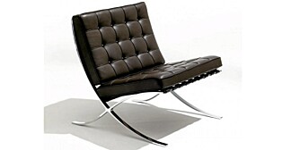 KLASSIKER: Du sitter nok godt i denne stolen. Mies van der Rohen sin orginale design, produsert av Knoll. KLASSIKER: Du sitter nok godt i denne stolen. Mies van der Rohen sin orginale design, produsert av Knoll.