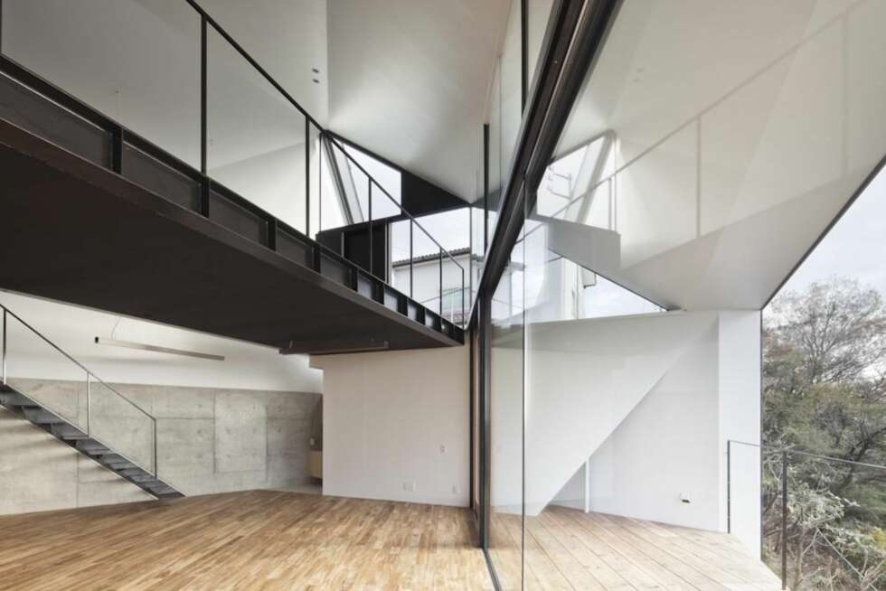 KAN SELV DEFINERE BRUK; Arkitektene satser på en åpen planløsning som gjør at familien selv kan bestemme hva sonene skal brukes til. KAN SELV DEFINERE BRUK; Arkitektene satser på en åpen planløsning som gjør at familien selv kan bestemme hva sonene skal brukes til.