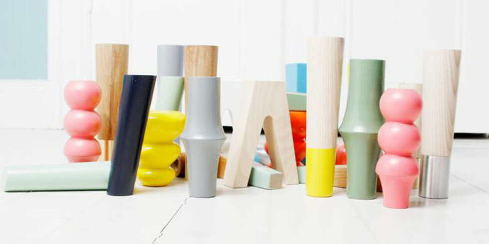 PRETTY PEGS: Jo da, det kan bli skikkelig kult med pastellfargede bein på den gamle Ikea sofaen din. PRETTY PEGS: Jo da, det kan bli skikkelig kult med pastellfargede bein på den gamle Ikea sofaen din.
