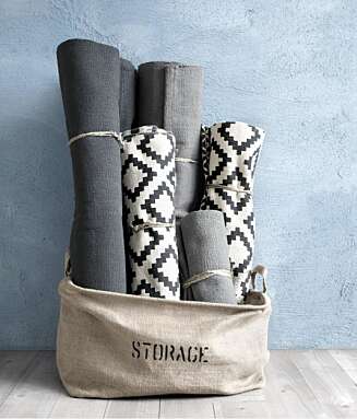 BEST PÅ NETT: Nordmenn bruker store summer på netthandel hvert år, og mye av dette er til ting til hjemmene våre. Tepper fra kr 99 hos H&M Home. FOTO: Produsenten BEST PÅ NETT: Nordmenn bruker store summer på netthandel hvert år, og mye av dette er til ting til hjemmene våre. Tepper fra kr 99 hos H&M Home. FOTO: Produsenten