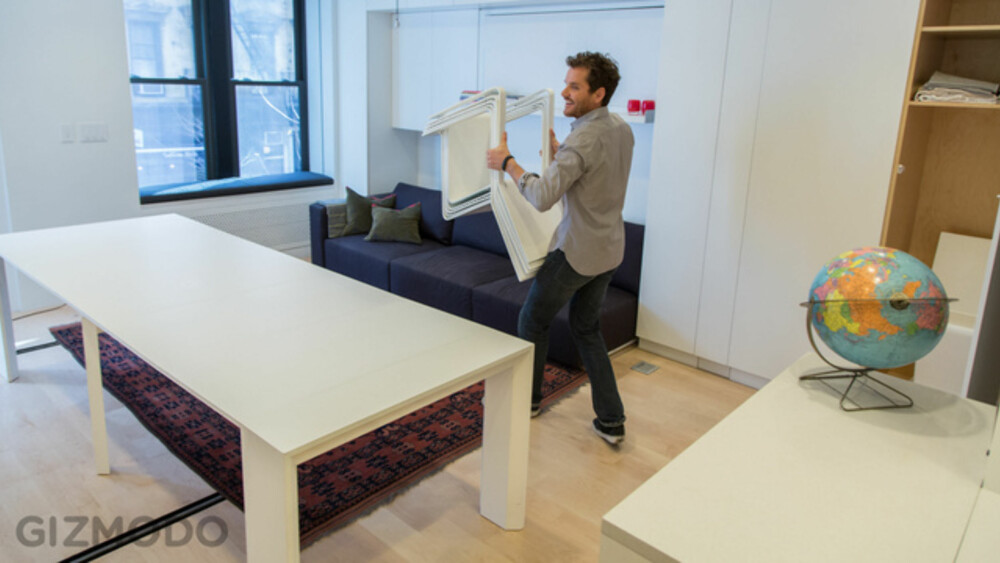 HENTER FREM: Ved behov, hentes stolene ut fra skapet og inn i "spisestuen". HENTER FREM: Ved behov, hentes stolene ut fra skapet og inn i "spisestuen".