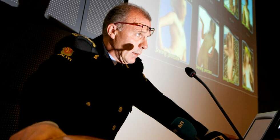 TRAPPER OPP: Odd Olsen Ingerø presenterte Kripos' røde knapp i morges. Jakten på overgripere er en prioritert sak, forsikrer Kripos-sjefen. TRAPPER OPP: Odd Olsen Ingerø presenterte Kripos' røde knapp i morges. Jakten på overgripere er en prioritert sak, forsikrer Kripos-sjefen.