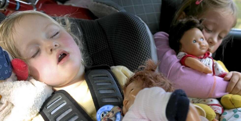 TA PAUSER: Ta pause hver halvannen time når dere er på lange bilturer, er tipset fra NAF. Barna trenger å få strukket på seg. TA PAUSER: Ta pause hver halvannen time når dere er på lange bilturer, er tipset fra NAF. Barna trenger å få strukket på seg.